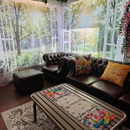 Relax & Recharge - A Unique Suite With A Touch Of Luxury - Hot Tub And Sauna Inspired Decor #Not A Real Sauna# Easy City Access - Direct Train 15 Min To City Helsinki Dış mekan fotoğraf