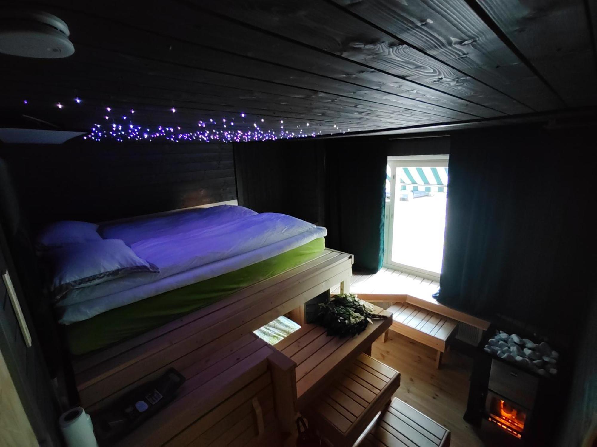 Relax & Recharge - A Unique Suite With A Touch Of Luxury - Hot Tub And Sauna Inspired Decor #Not A Real Sauna# Easy City Access - Direct Train 15 Min To City Helsinki Dış mekan fotoğraf