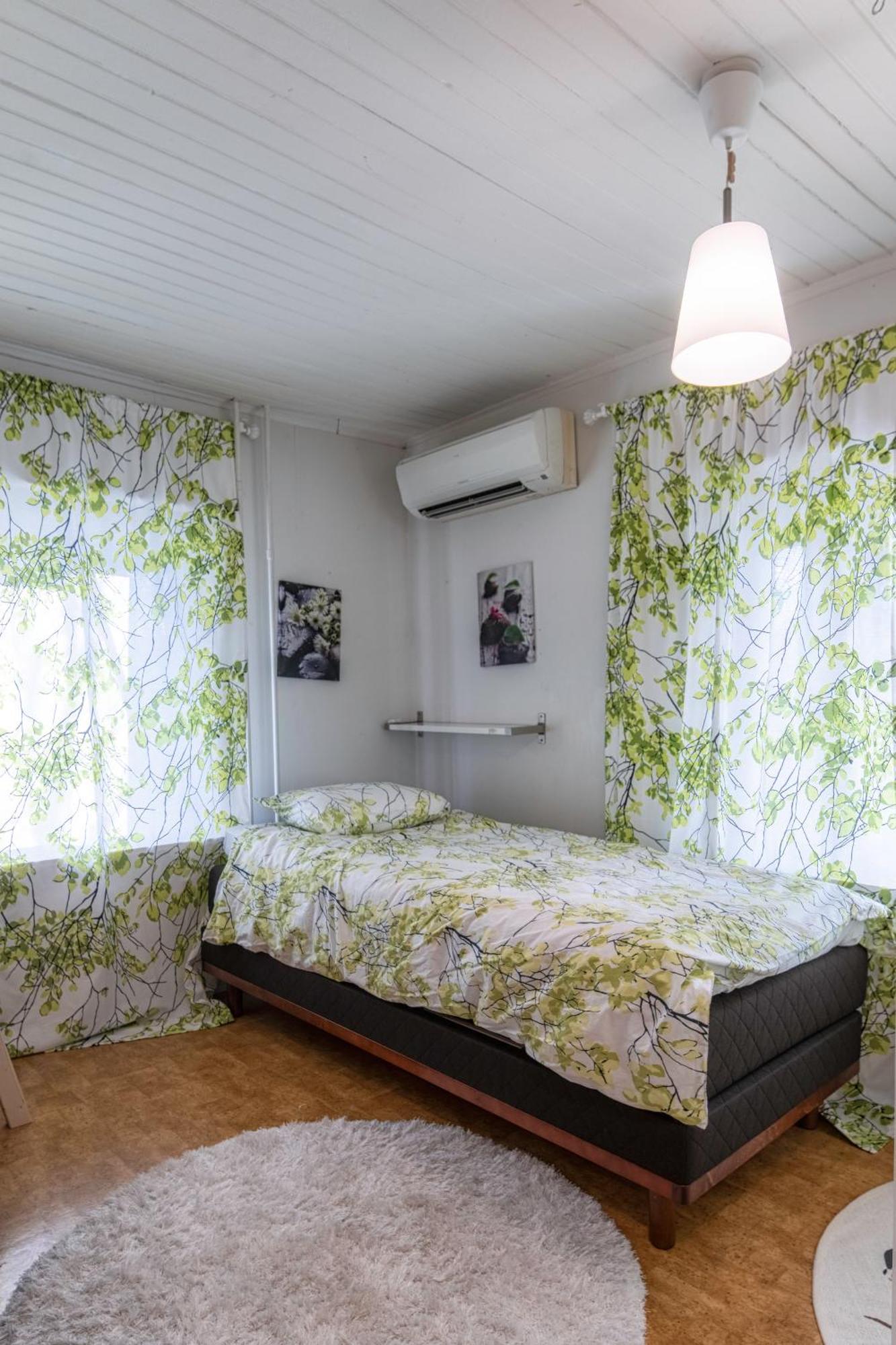 Relax & Recharge - A Unique Suite With A Touch Of Luxury - Hot Tub And Sauna Inspired Decor #Not A Real Sauna# Easy City Access - Direct Train 15 Min To City Helsinki Dış mekan fotoğraf