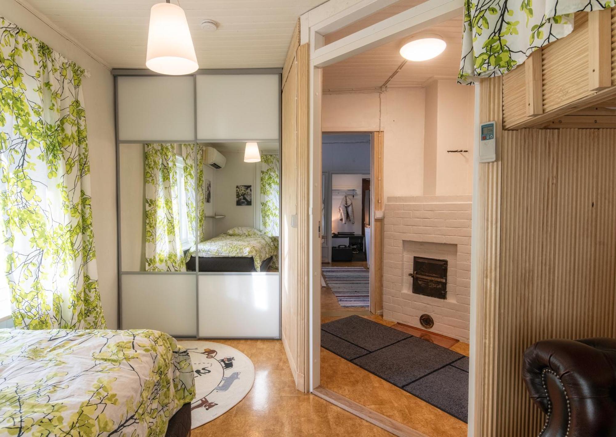 Relax & Recharge - A Unique Suite With A Touch Of Luxury - Hot Tub And Sauna Inspired Decor #Not A Real Sauna# Easy City Access - Direct Train 15 Min To City Helsinki Dış mekan fotoğraf